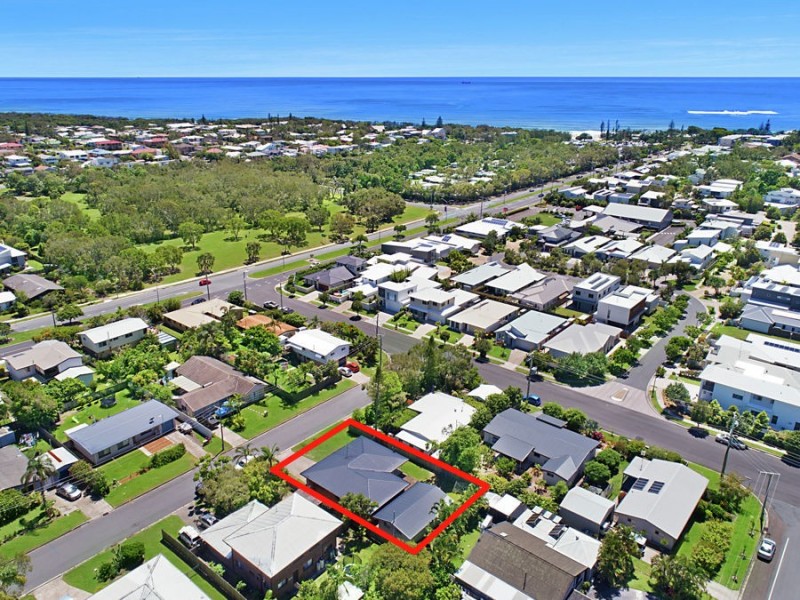 2 Sutherland Street, Dicky Beach QLD 4551