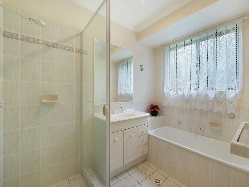 17 Berkley Place, Little Mountain QLD 4551