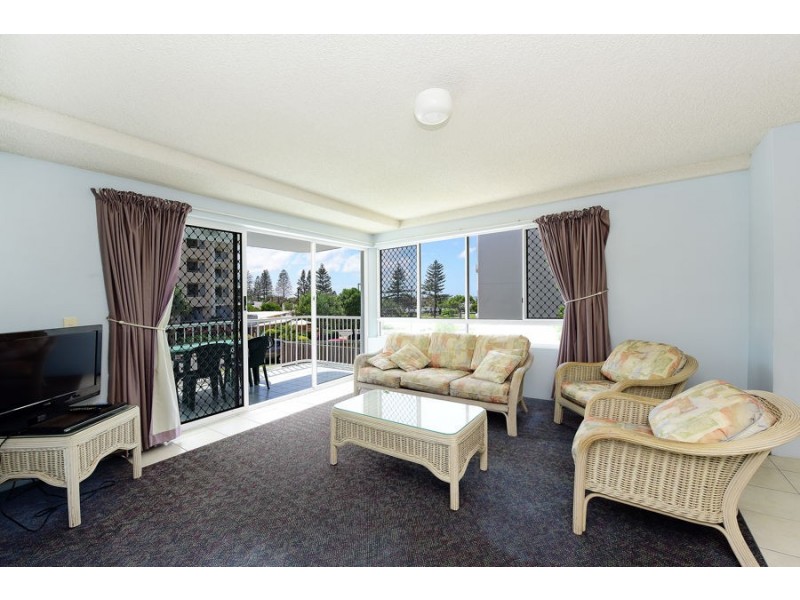 1/64 Edmund Street, Kings Beach QLD 4551