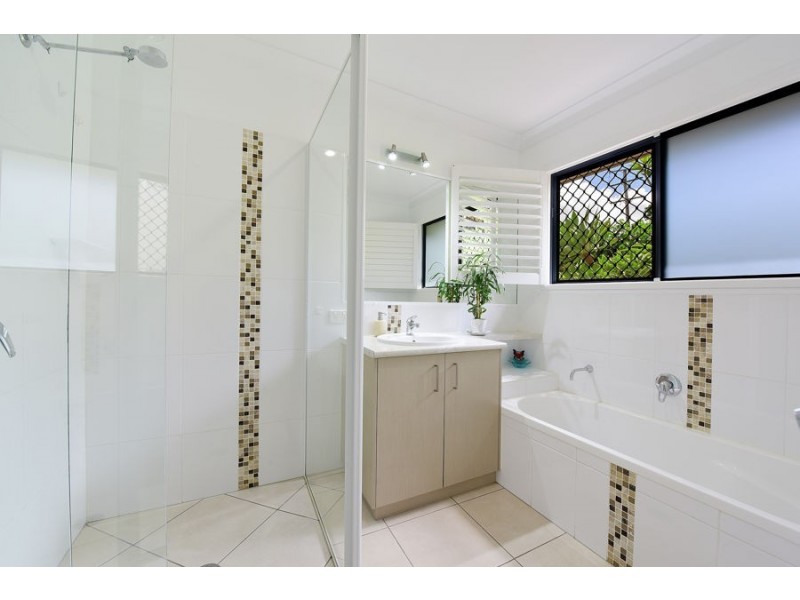 7 Cayenne Court, Glass House Mountains QLD 4518