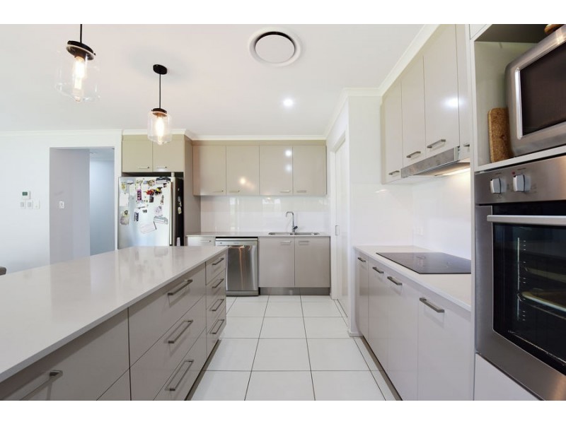 19 Kay Avenue, Bli Bli QLD 4560