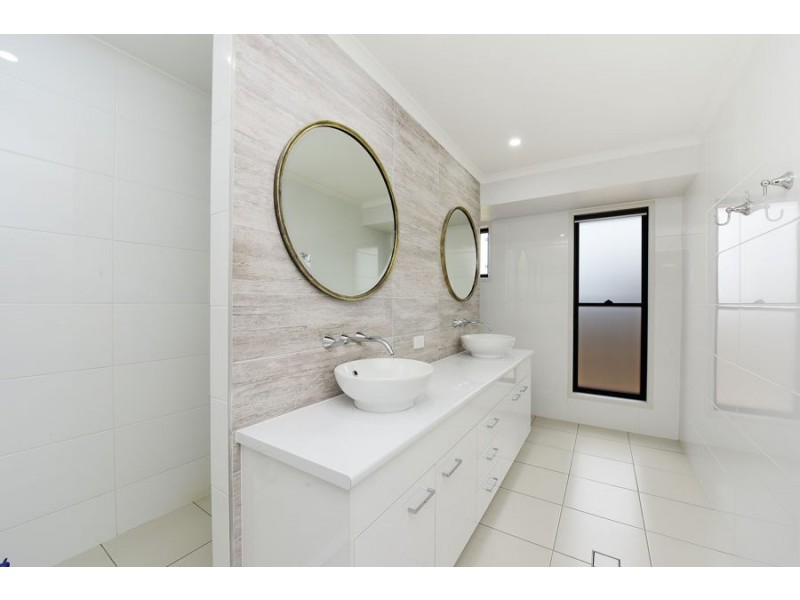 19 Kay Avenue, Bli Bli QLD 4560