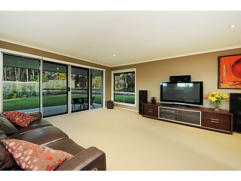 19 Carisbrook Court, Little Mountain QLD 4551