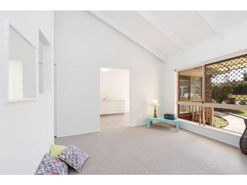9 Pozieres Crescent, Aroona QLD 4551