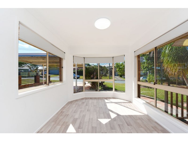 9 Pozieres Crescent, Aroona QLD 4551