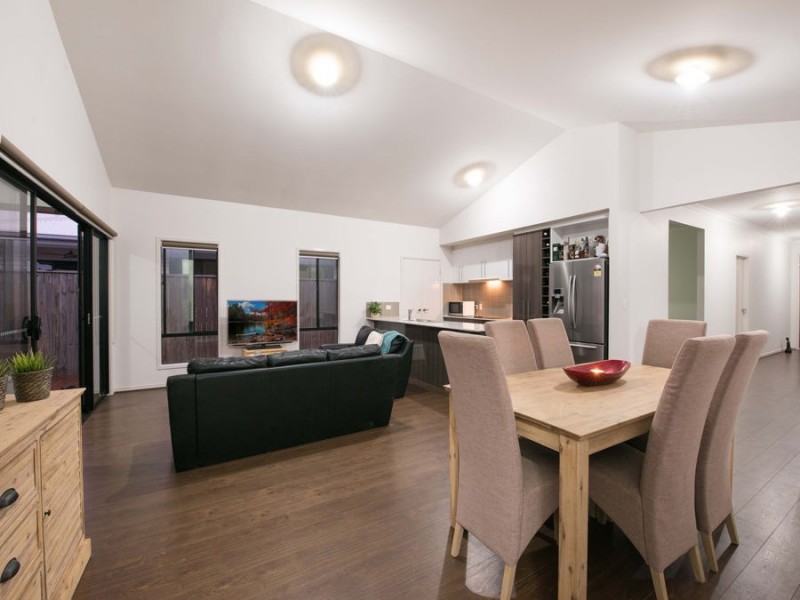 12 Haslewood Crescent, Meridan Plains QLD 4551