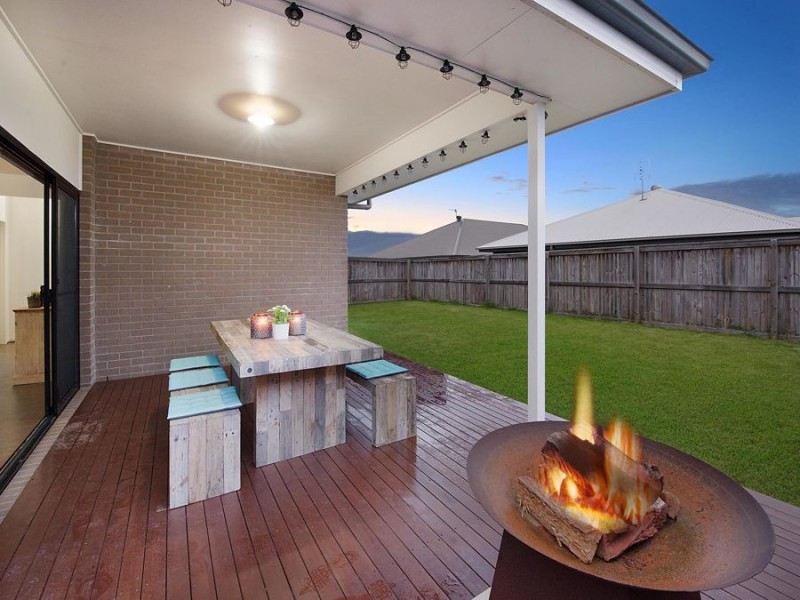 12 Haslewood Crescent, Meridan Plains QLD 4551