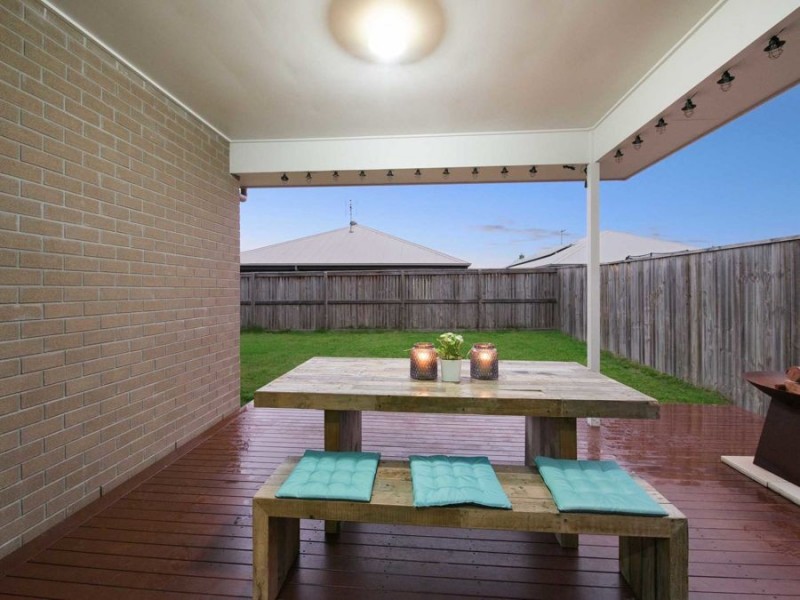 12 Haslewood Crescent, Meridan Plains QLD 4551