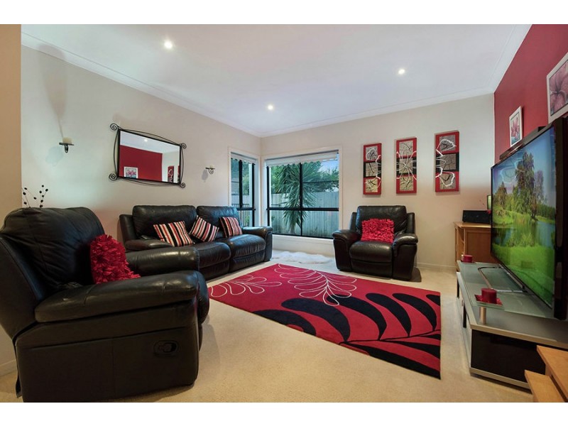 43 Hillview Crescent, Little Mountain QLD 4551