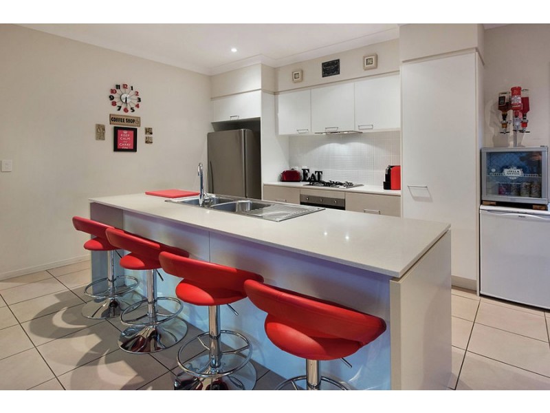 43 Hillview Crescent, Little Mountain QLD 4551