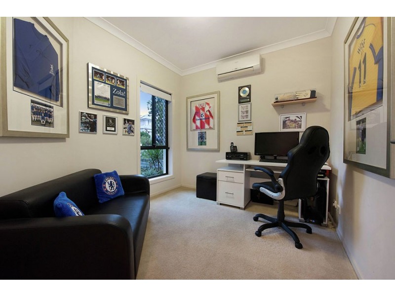 43 Hillview Crescent, Little Mountain QLD 4551