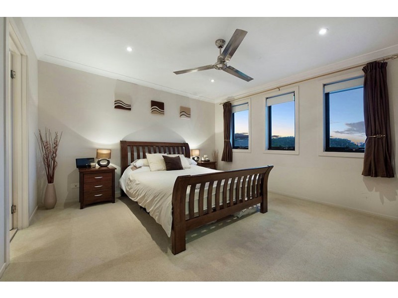 43 Hillview Crescent, Little Mountain QLD 4551