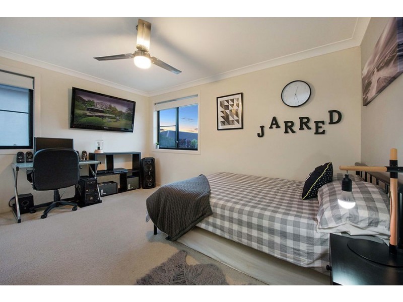 43 Hillview Crescent, Little Mountain QLD 4551