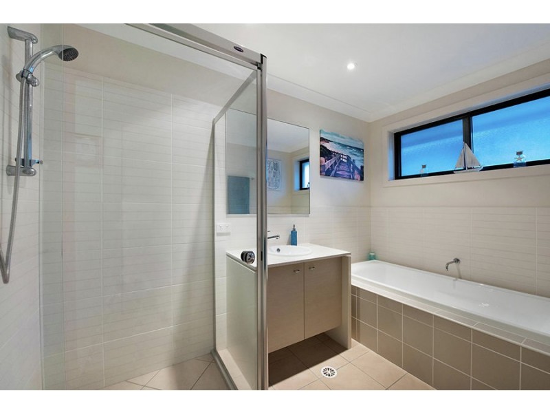 43 Hillview Crescent, Little Mountain QLD 4551