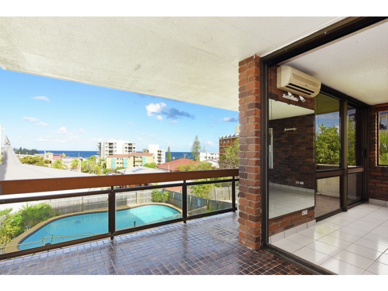2/25 Canberra Terrace, Kings Beach QLD 4551