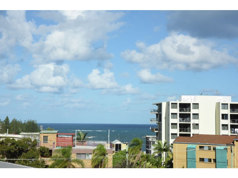 2/25 Canberra Terrace, Kings Beach QLD 4551