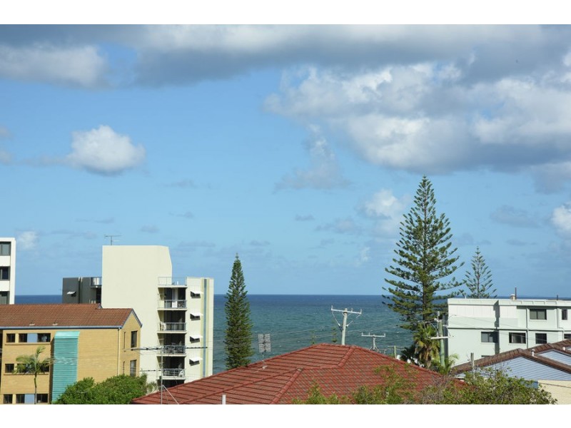 2/25 Canberra Terrace, Kings Beach QLD 4551