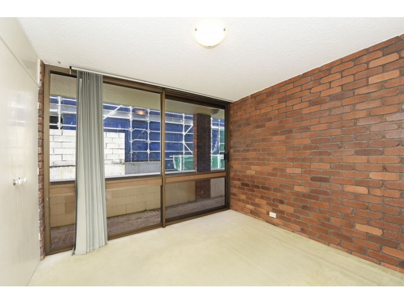 2/25 Canberra Terrace, Kings Beach QLD 4551