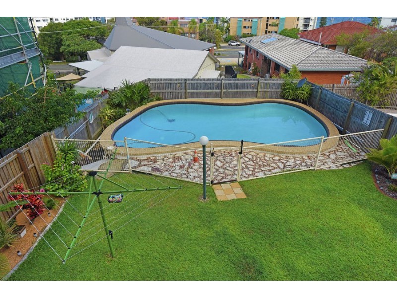 2/25 Canberra Terrace, Kings Beach QLD 4551