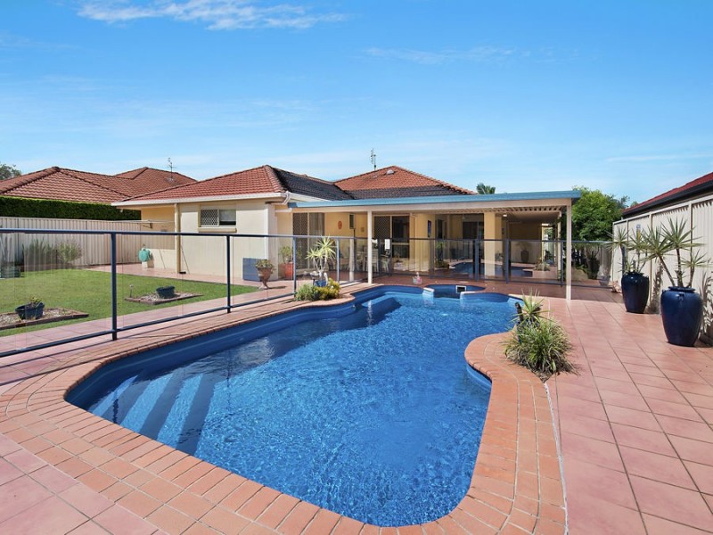 5 Undanbi Place, Pelican Waters QLD 4551