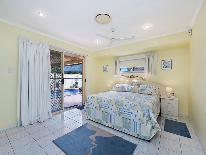 5 Undanbi Place, Pelican Waters QLD 4551