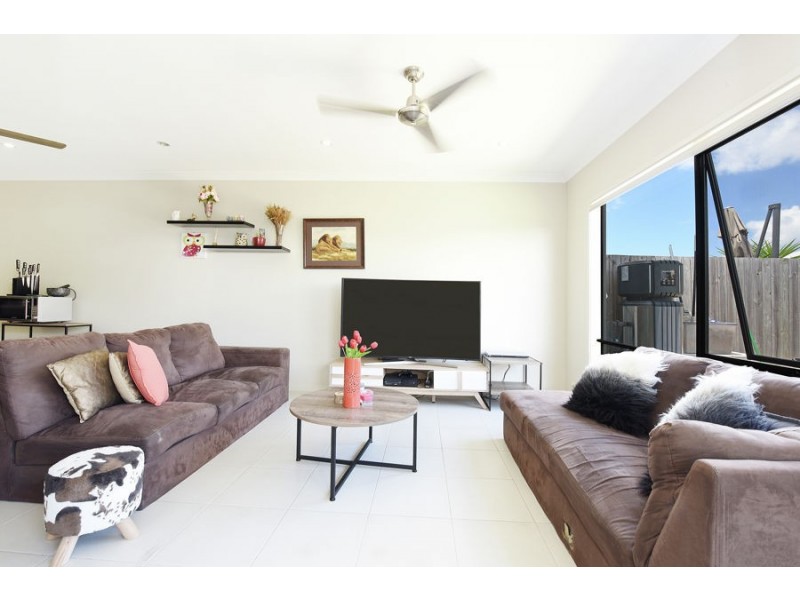 10 Honey Street, Caloundra West QLD 4551