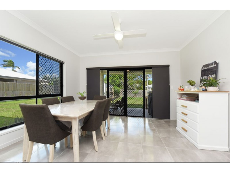 16 Featherwood Crescent, Beerwah QLD 4519