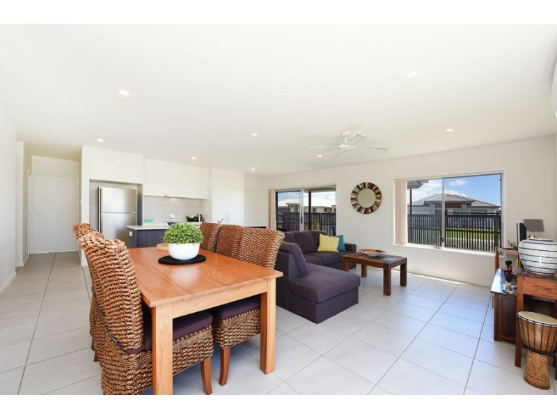 19 Violet Street, Caloundra West QLD 4551