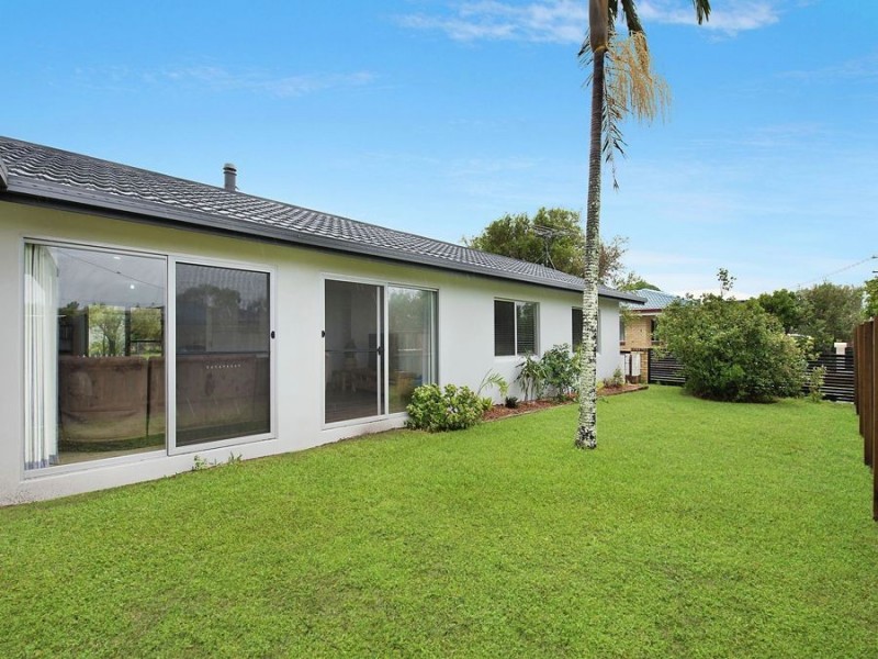 2 Theresa Street, Golden Beach QLD 4551