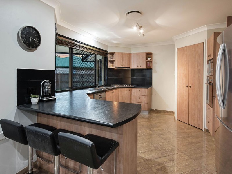 37 Koala Court, Little Mountain QLD 4551