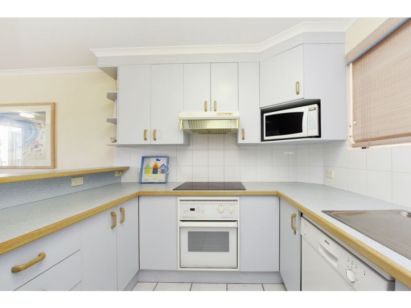 6/14 Moreton Parade, Kings Beach QLD 4551