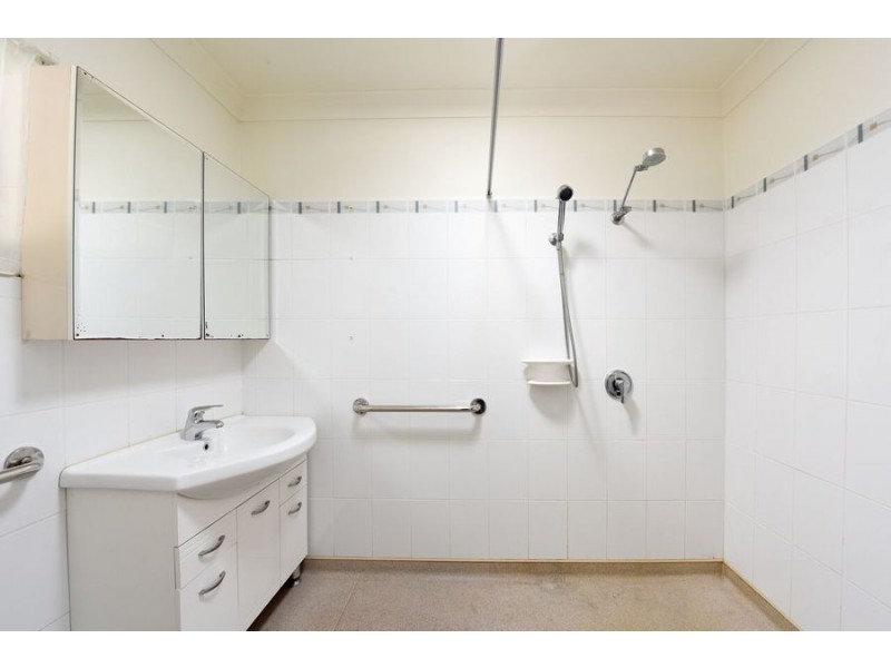 8 Beausang St, Caloundra QLD 4551