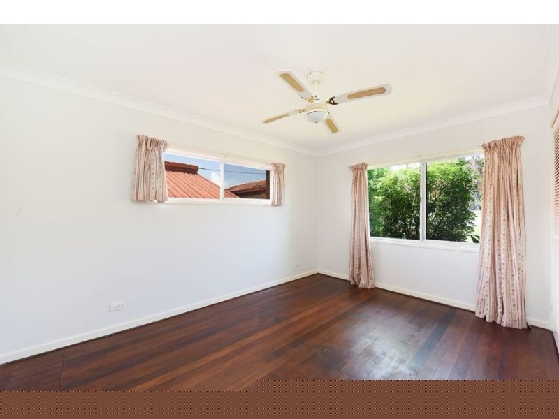 8 Beausang St, Caloundra QLD 4551