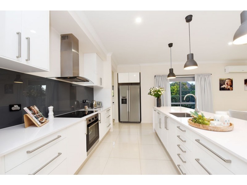 62 Clark Avenue, Glass House Mountains QLD 4518