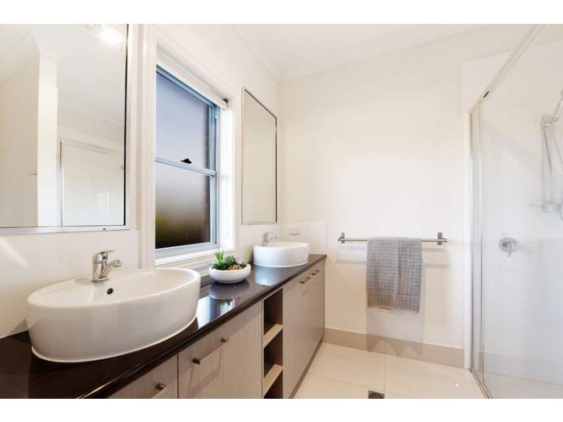 62 Clark Avenue, Glass House Mountains QLD 4518