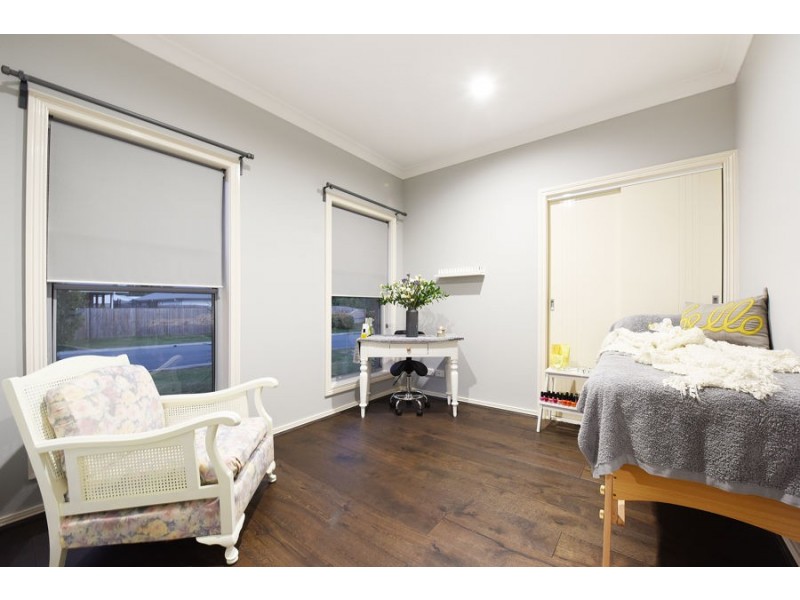 62 Clark Avenue, Glass House Mountains QLD 4518