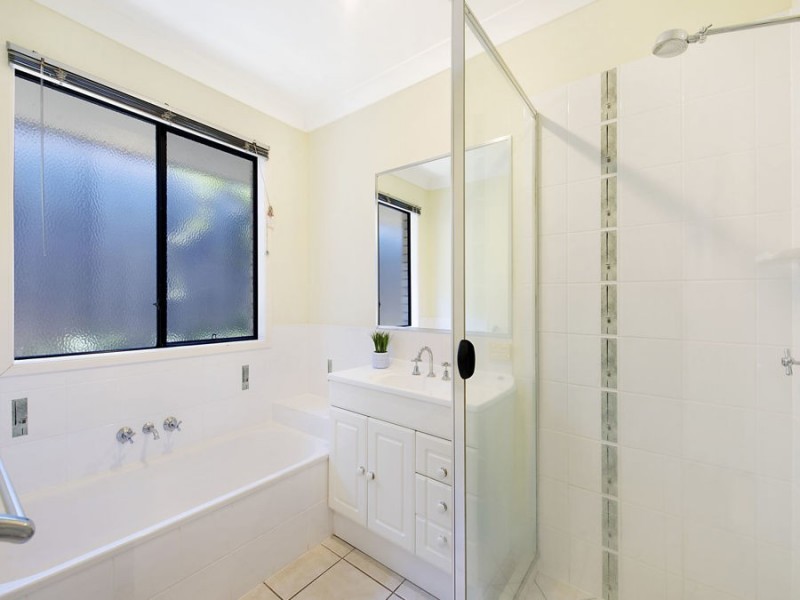 12 Greensboro Place, Little Mountain QLD 4551