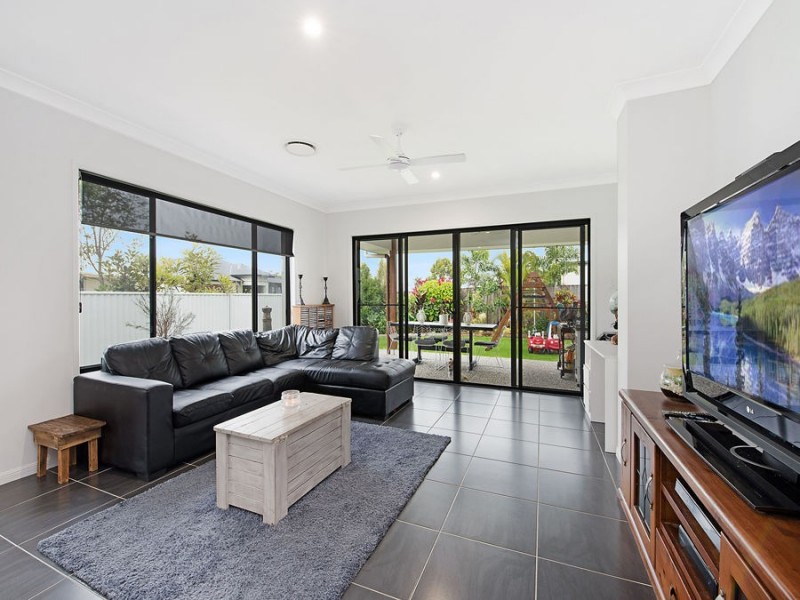 1 Bells Esplanade, Pelican Waters QLD 4551