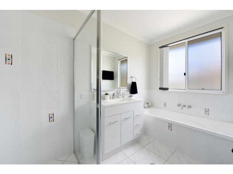 37 Gippsland Place, Caloundra West QLD 4551