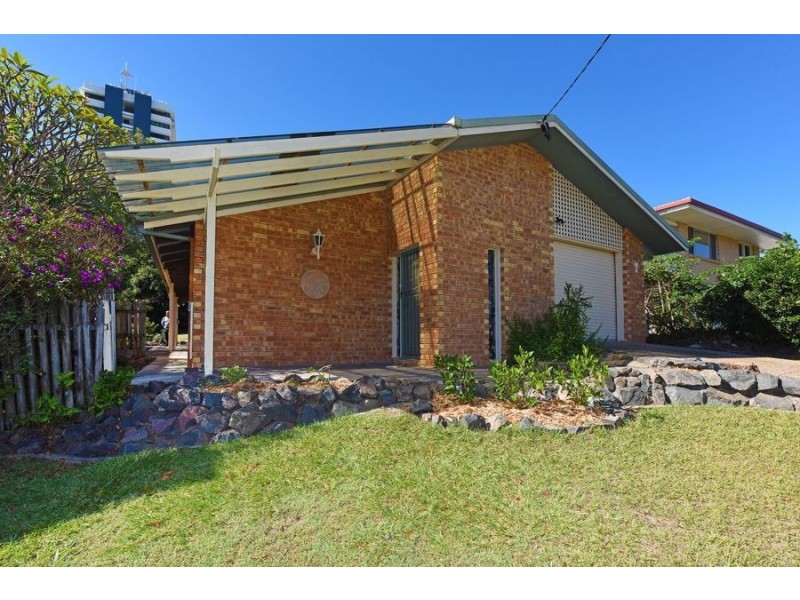 7 Beausang St, Caloundra QLD 4551
