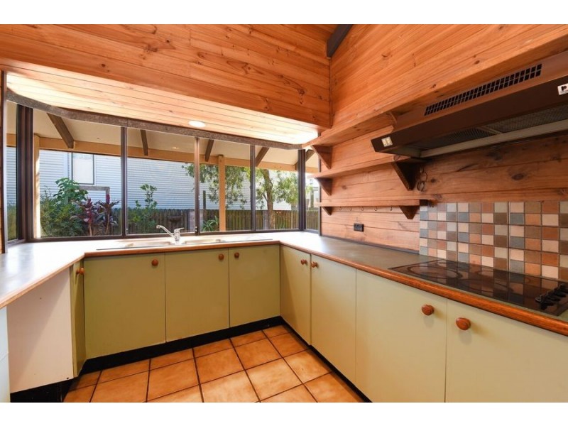 7 Beausang St, Caloundra QLD 4551