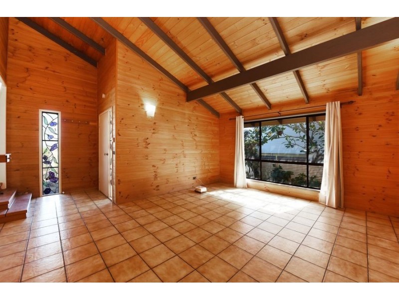 7 Beausang St, Caloundra QLD 4551