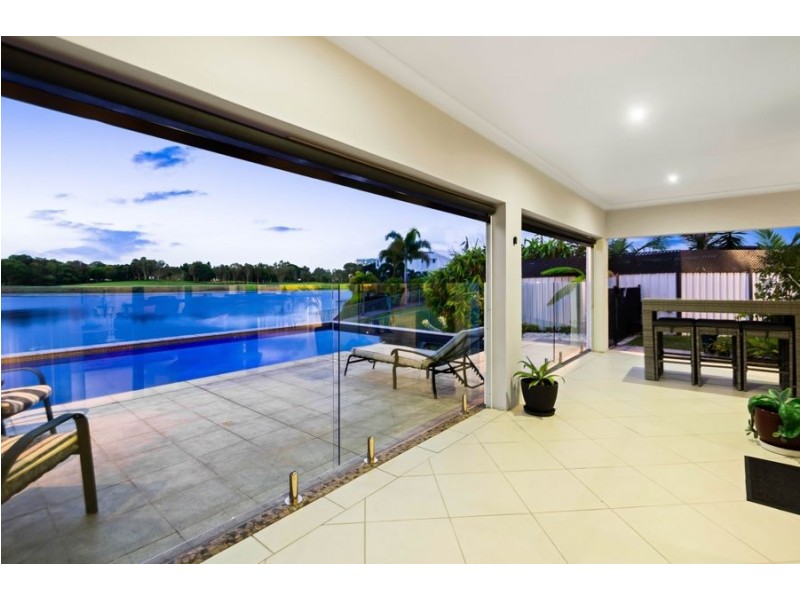 3 Francis Court, Pelican Waters QLD 4551