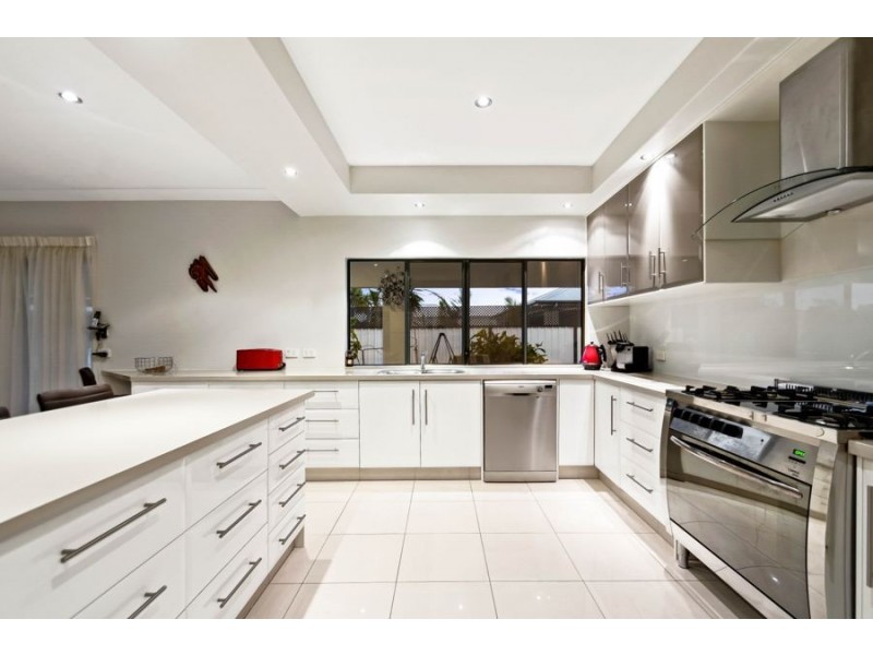 3 Francis Court, Pelican Waters QLD 4551