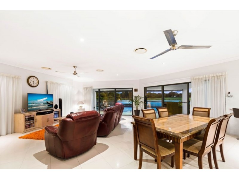 3 Francis Court, Pelican Waters QLD 4551