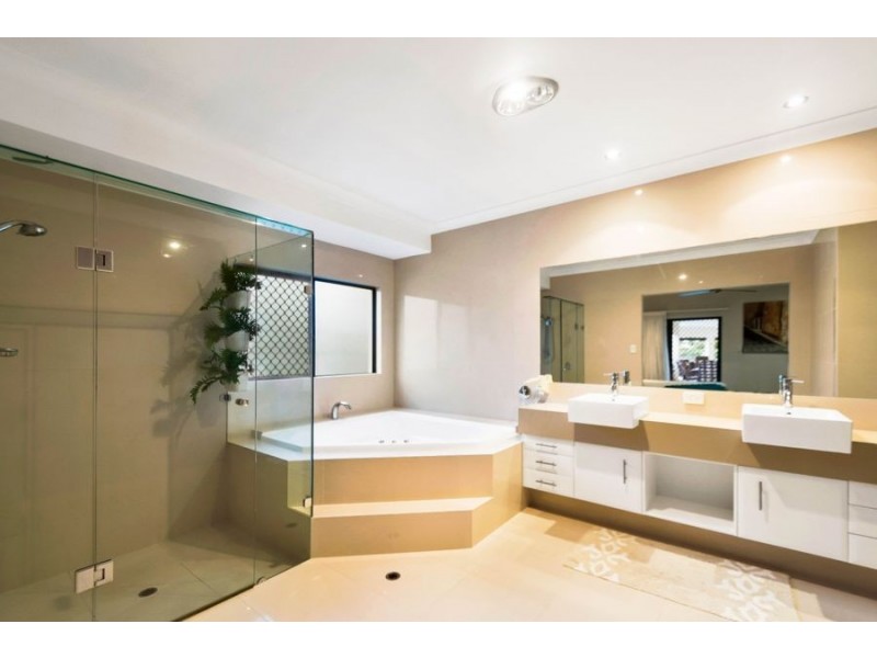 3 Francis Court, Pelican Waters QLD 4551