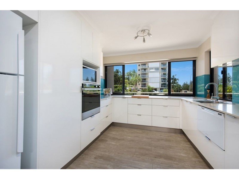 4/15 Esplanade Bulcock Beach, Caloundra QLD 4551