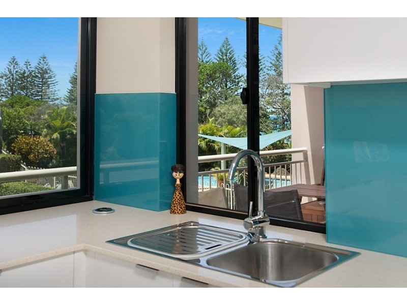 4/15 Esplanade Bulcock Beach, Caloundra QLD 4551