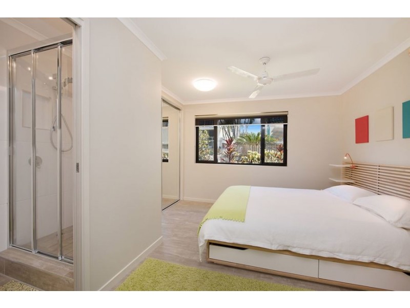 4/15 Esplanade Bulcock Beach, Caloundra QLD 4551