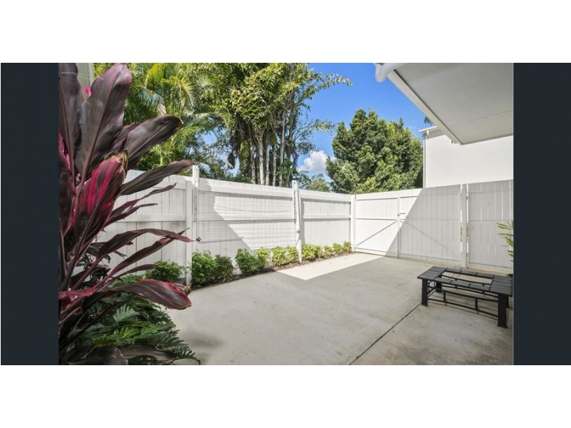 1/6 Gympie Street North, Landsborough QLD 4550
